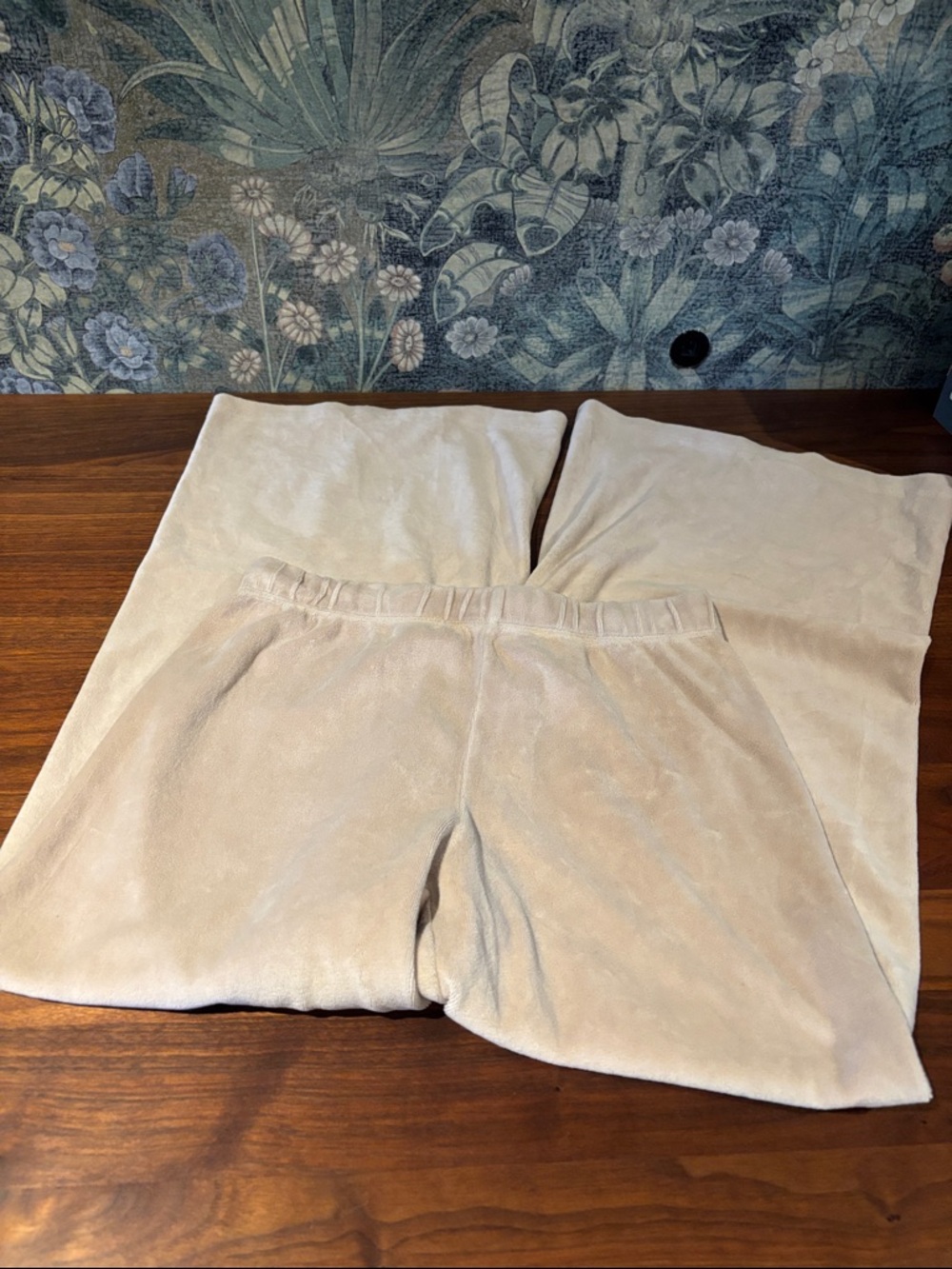 Suzi Kondi zephyr velour pants. - Picture 3 of 5